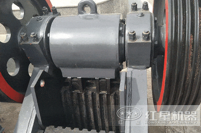 顎式破碎機進料口細節展示 顎式破碎機進料口細節展示