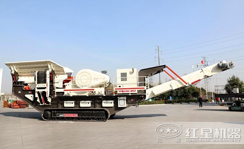 履帶裝置下的可移動的道砟石機