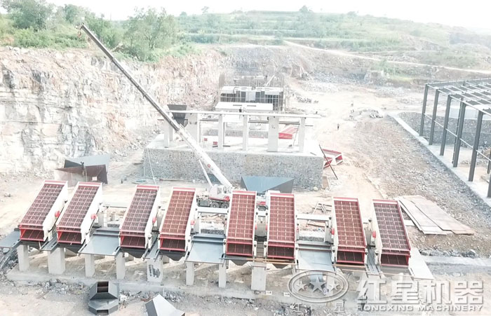 振動篩安裝現(xiàn)場