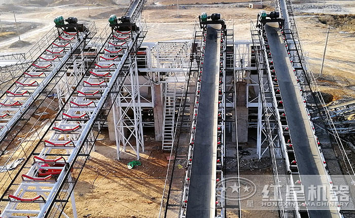 大型砂石場(chǎng)配置的皮帶輸送機(jī) 大型砂石場(chǎng)配置的皮帶輸送機(jī)