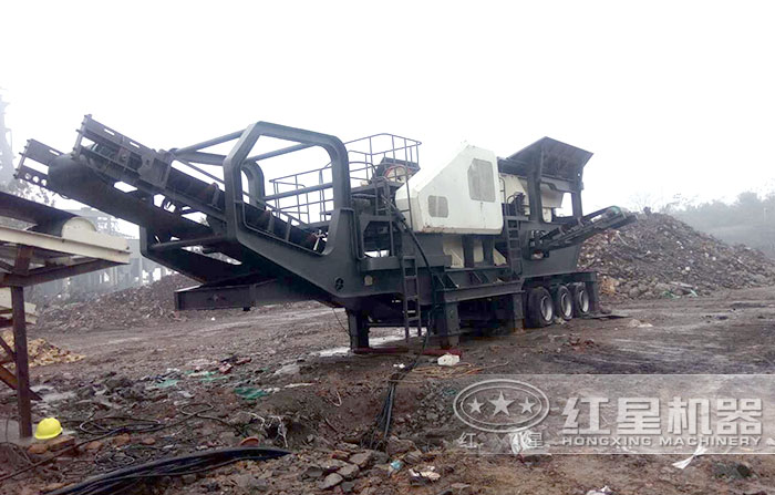 輪胎可移動破碎機(jī)就地施工現(xiàn)場