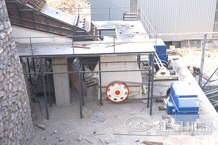 重錘式破碎機作業現場