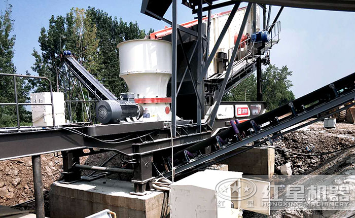 武漢單缸移動破碎站生產(chǎn)現(xiàn)場 武漢單缸移動破碎站生產(chǎn)現(xiàn)場