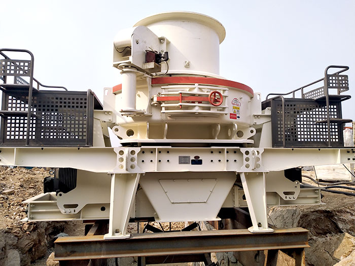 HVI制砂機(jī)安裝作業(yè)現(xiàn)場