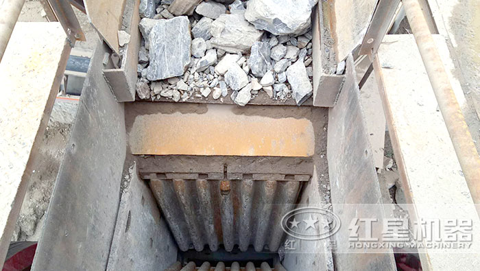 顎式破碎機進料口