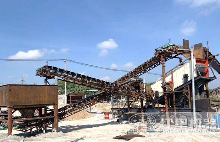 青石移動破碎站搭載制砂機(jī) 青石移動破碎站搭載制砂機(jī)