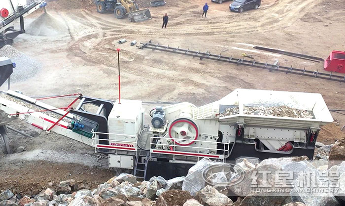 移動顎式破碎機施工作業(yè) 移動顎式破碎機施工作業(yè)