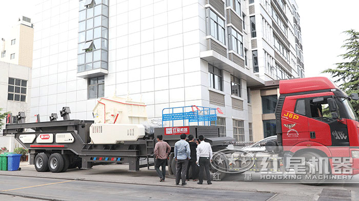 移動破碎機發(fā)貨了 移動破碎機發(fā)貨了