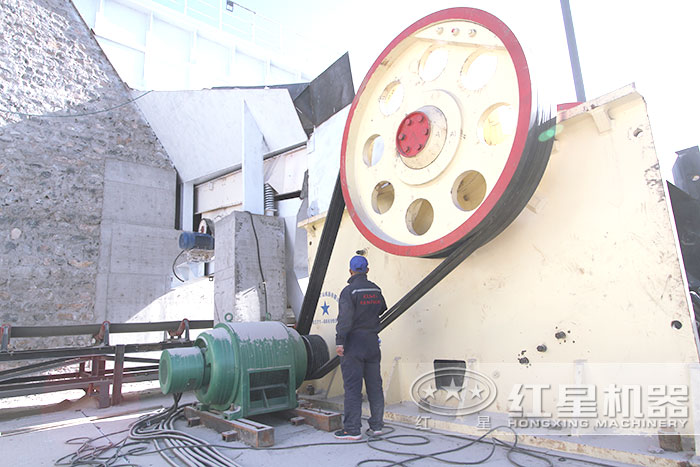 大型顎式破碎機用戶安裝現場 大型顎式破碎機用戶安裝現場
