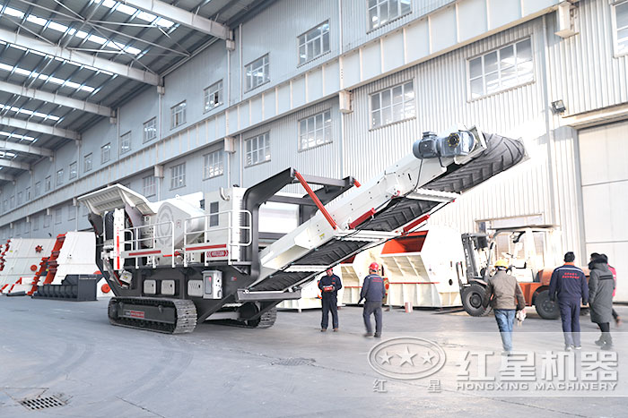 用戶到場參觀移動建筑垃圾破碎機 用戶到場參觀移動建筑垃圾破碎機