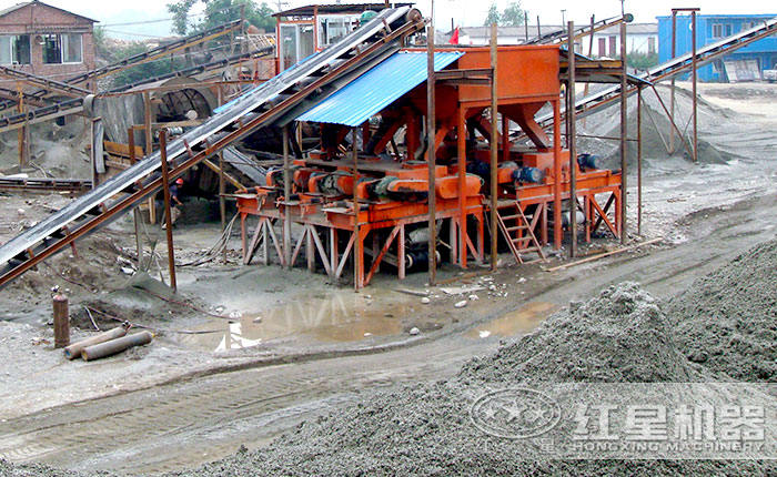 對輥式破碎機破碎鵝卵石原料