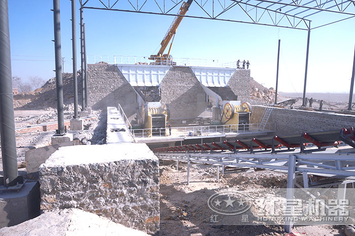 河北時(shí)產(chǎn)500噸花崗巖破碎機(jī)現(xiàn)場(chǎng) 河北時(shí)產(chǎn)500噸花崗巖破碎機(jī)現(xiàn)場(chǎng)