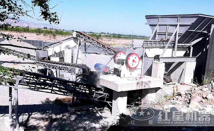 山西時(shí)產(chǎn)200噸花崗巖破碎機(jī)作業(yè)現(xiàn)場(chǎng) 山西時(shí)產(chǎn)200噸花崗巖破碎機(jī)作業(yè)現(xiàn)場(chǎng)