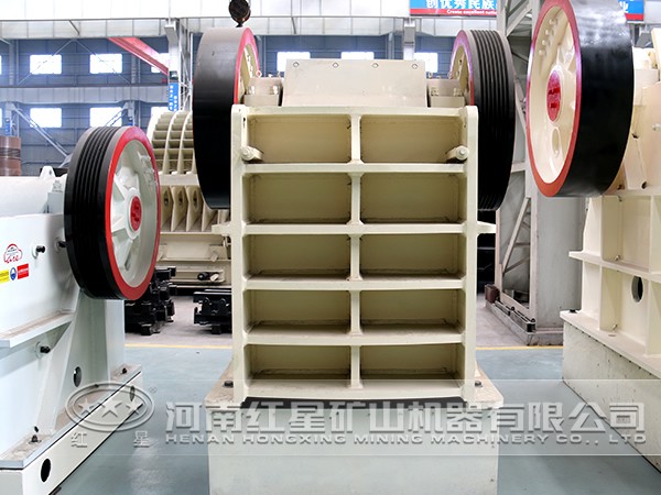 紅銻礦鄂式破碎機注意事項